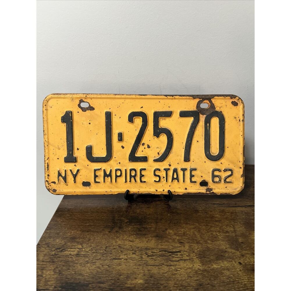 VTG 1962 New York Empire State License Plate YELLOW, 1J•2570